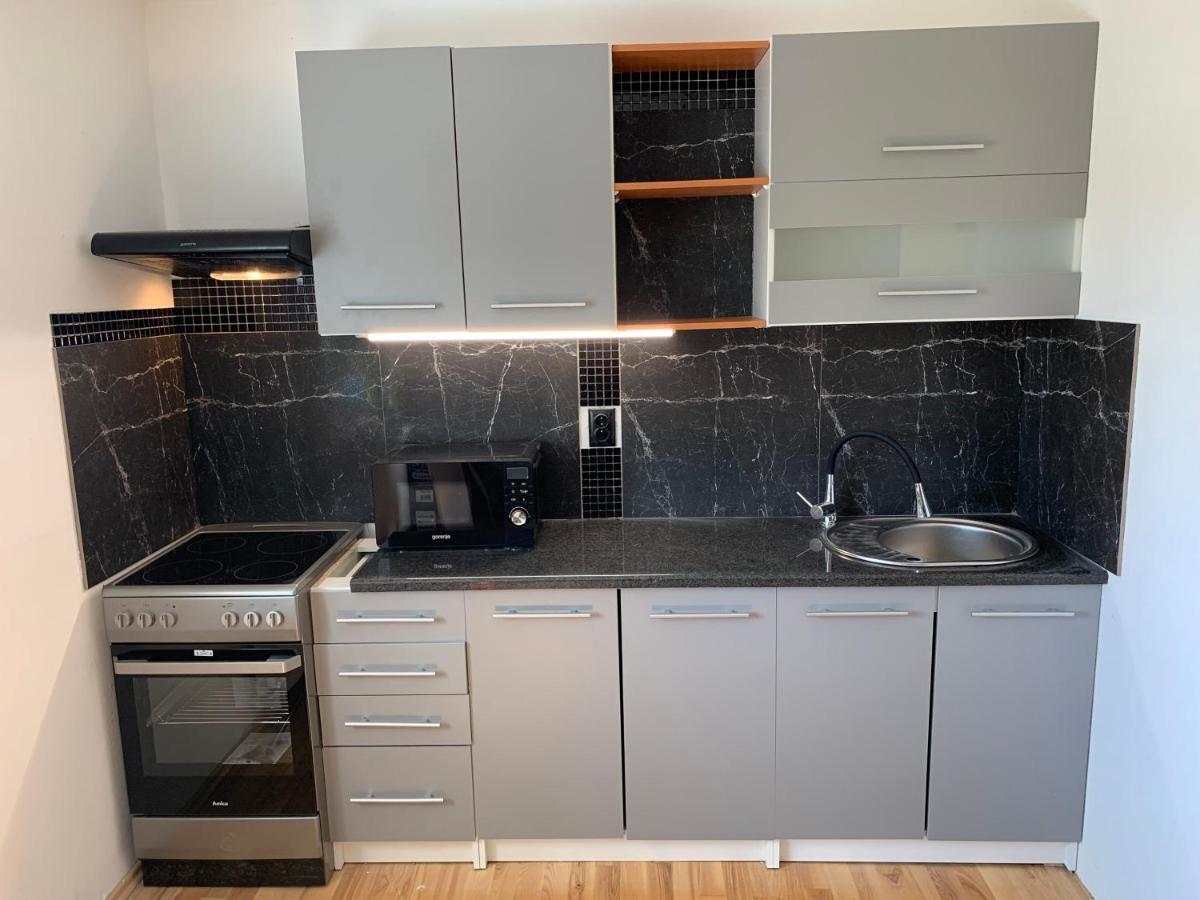 Apartmany City 2 オストラヴァ エクステリア 写真