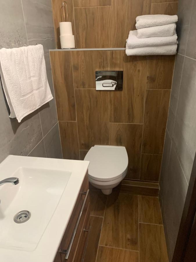 Apartmany City 2 オストラヴァ エクステリア 写真